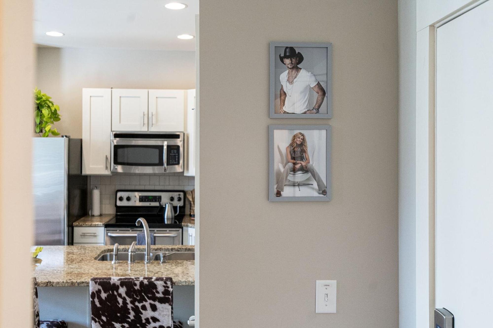 Apartament The Celebrity - Minutes To Broadway With A Balcony Nashville Zewnętrze zdjęcie