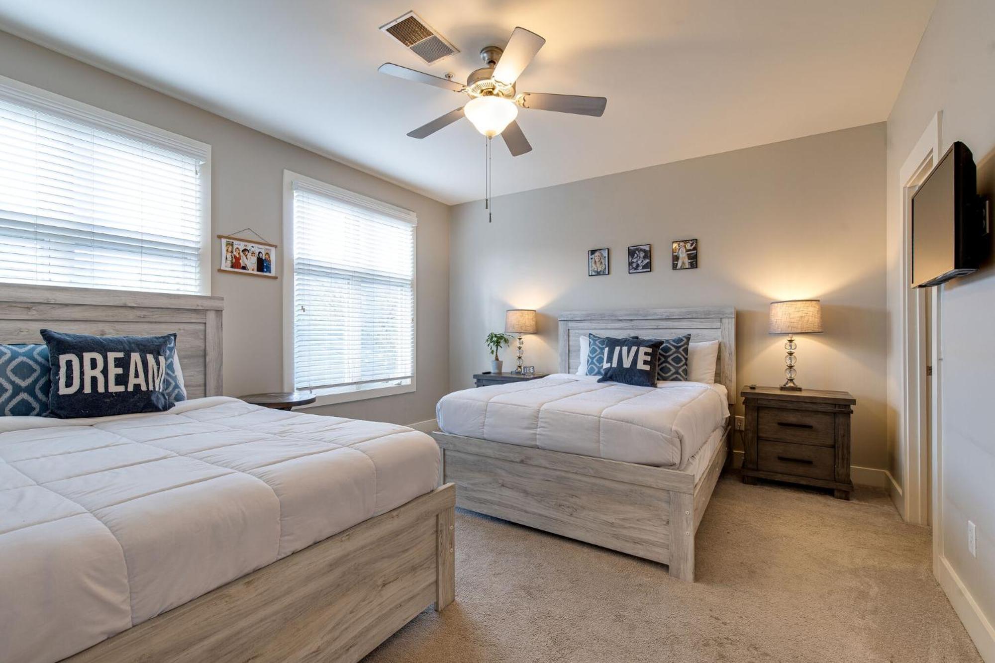 Apartament The Celebrity - Minutes To Broadway With A Balcony Nashville Zewnętrze zdjęcie