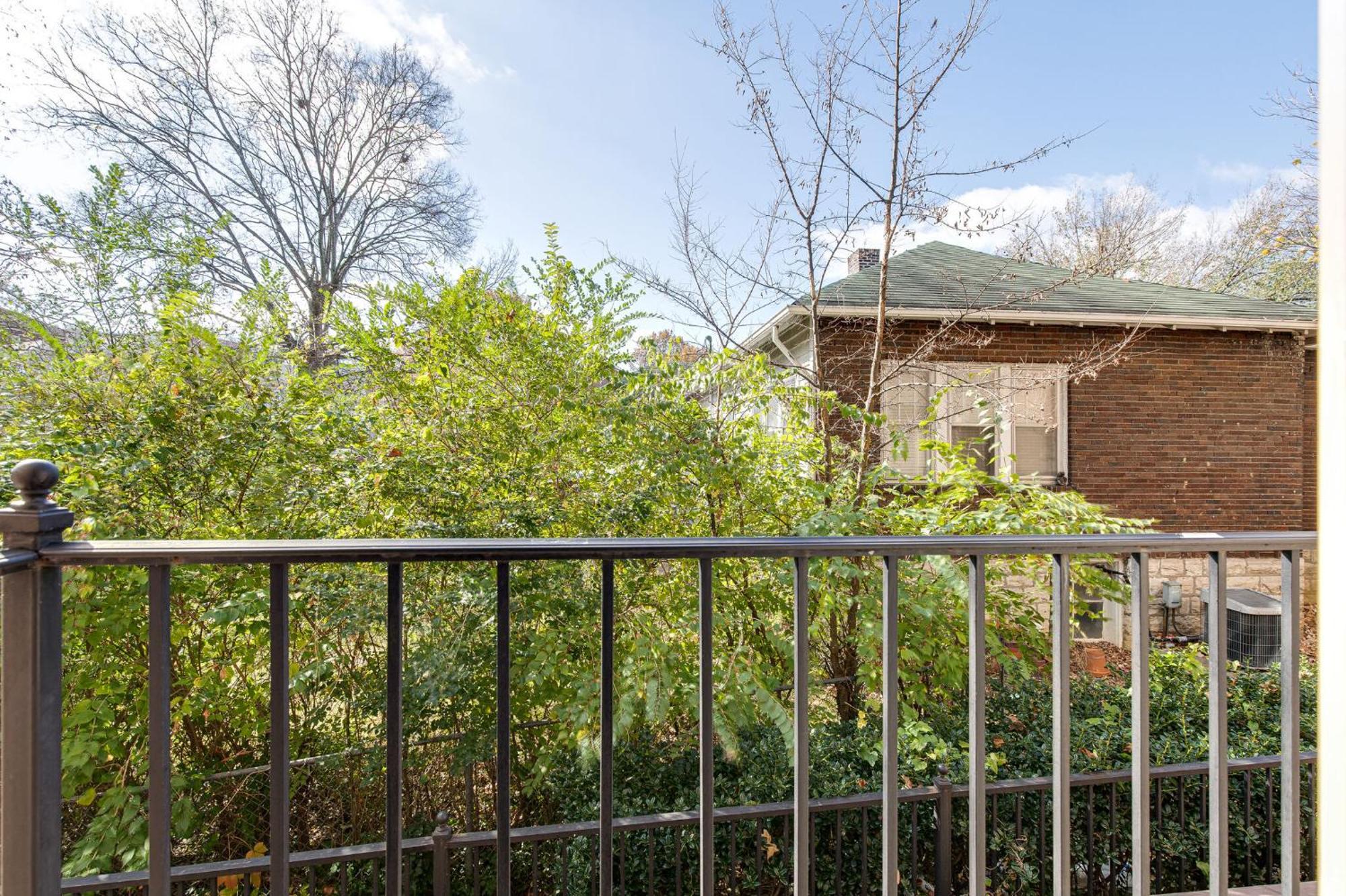 Apartament The Celebrity - Minutes To Broadway With A Balcony Nashville Zewnętrze zdjęcie